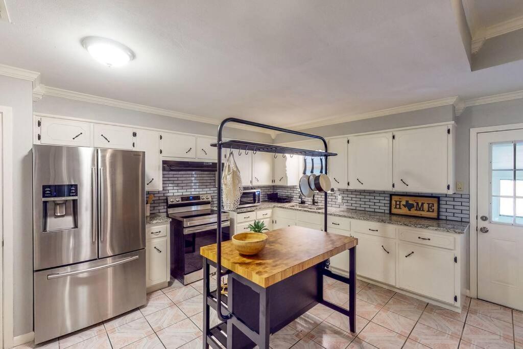 New Cozy Home 10 Min To Magnolia And Baylor Уэйко Экстерьер фото